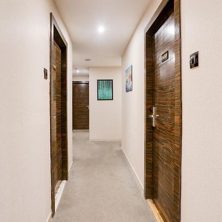 Super Collection O Andheri Near Western Express Highway مومباي المظهر الخارجي الصورة