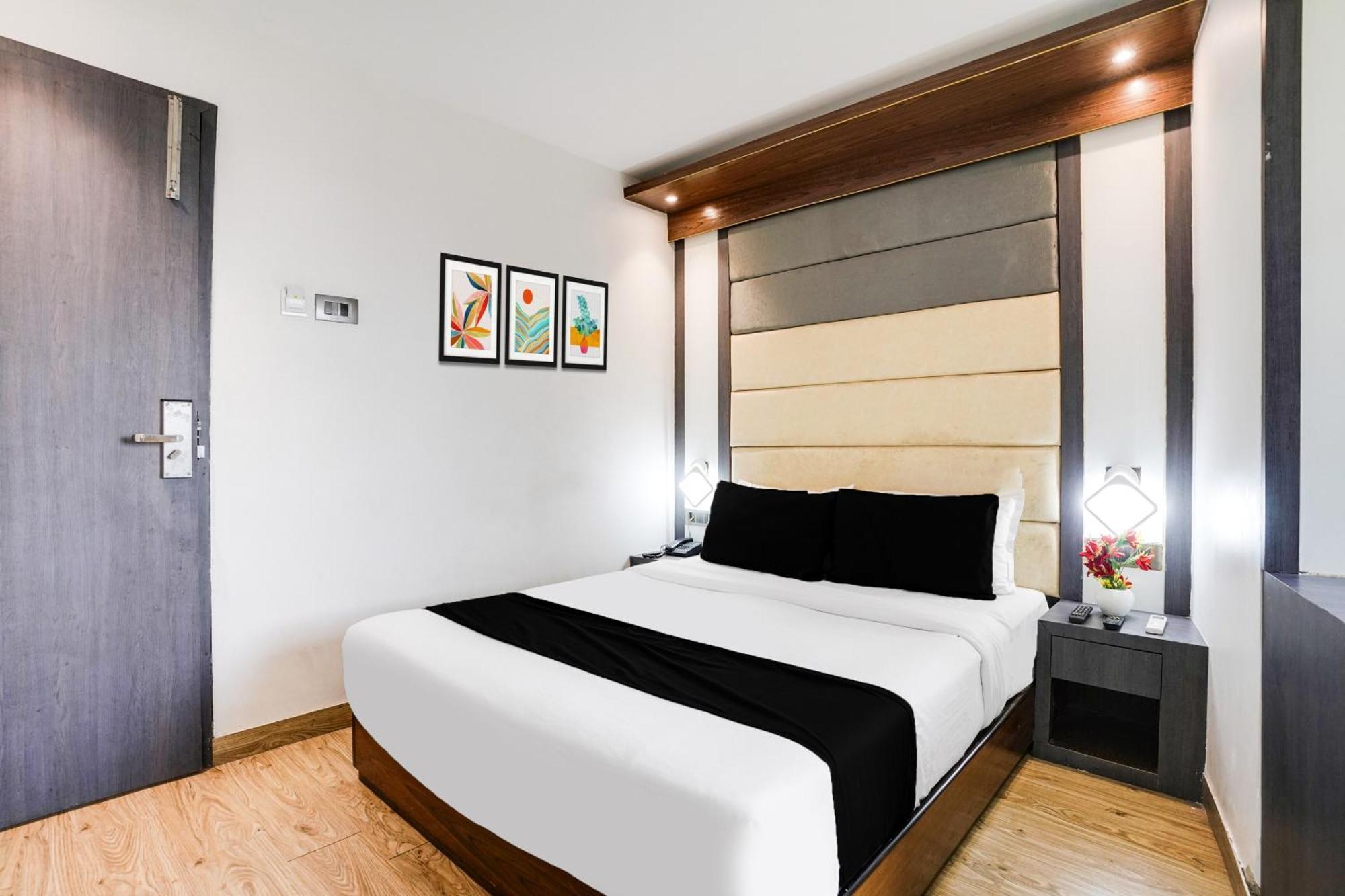 Super Collection O Andheri Near Western Express Highway مومباي المظهر الخارجي الصورة