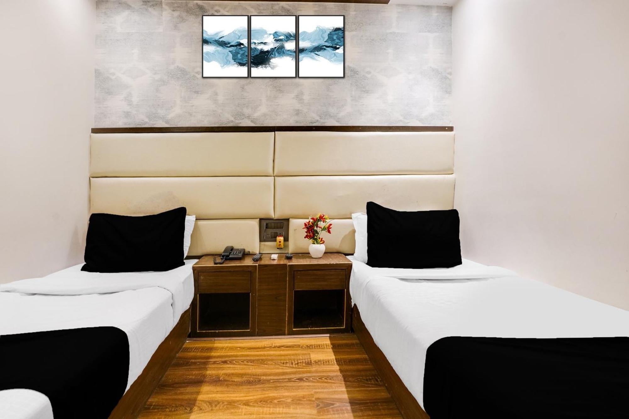 Super Collection O Andheri Near Western Express Highway مومباي المظهر الخارجي الصورة