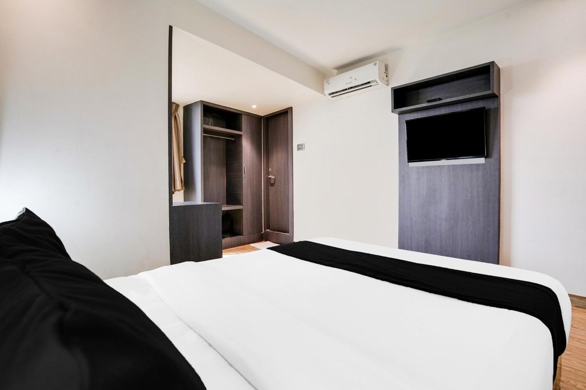 Super Collection O Andheri Near Western Express Highway مومباي المظهر الخارجي الصورة