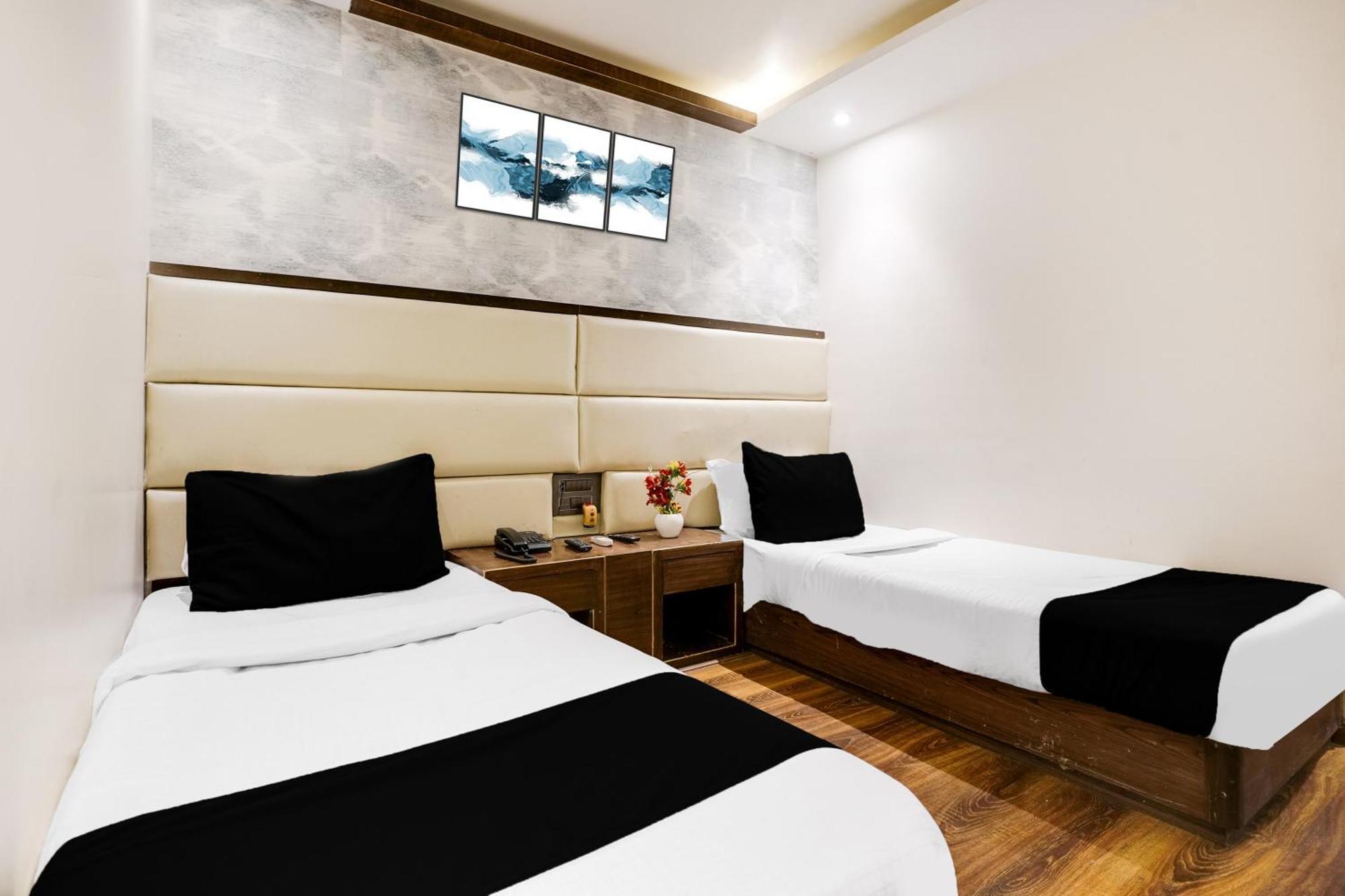 Super Collection O Andheri Near Western Express Highway مومباي المظهر الخارجي الصورة