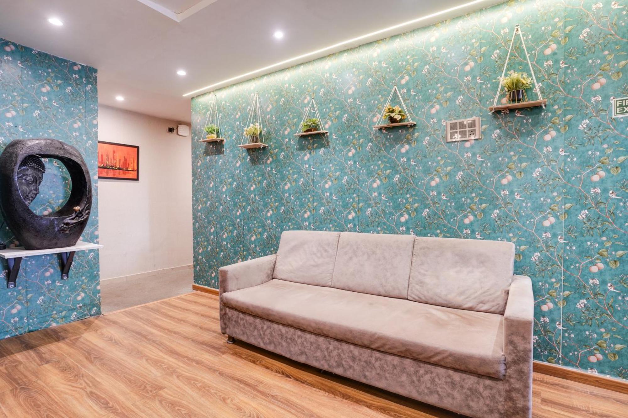 Super Collection O Andheri Near Western Express Highway مومباي المظهر الخارجي الصورة